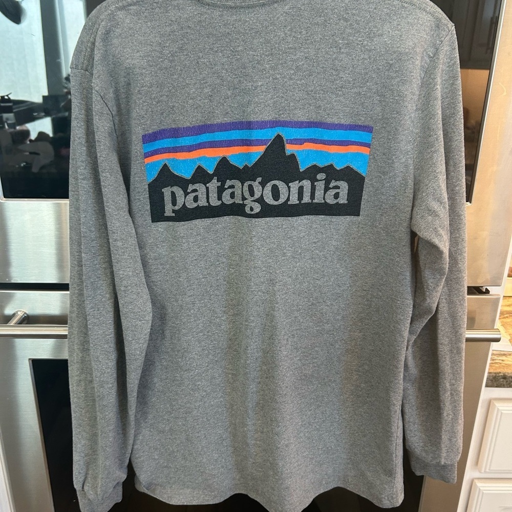 Patagonia Men's Gray Long Sleeve Shirt, S (has wear) - Picture 3 of 5